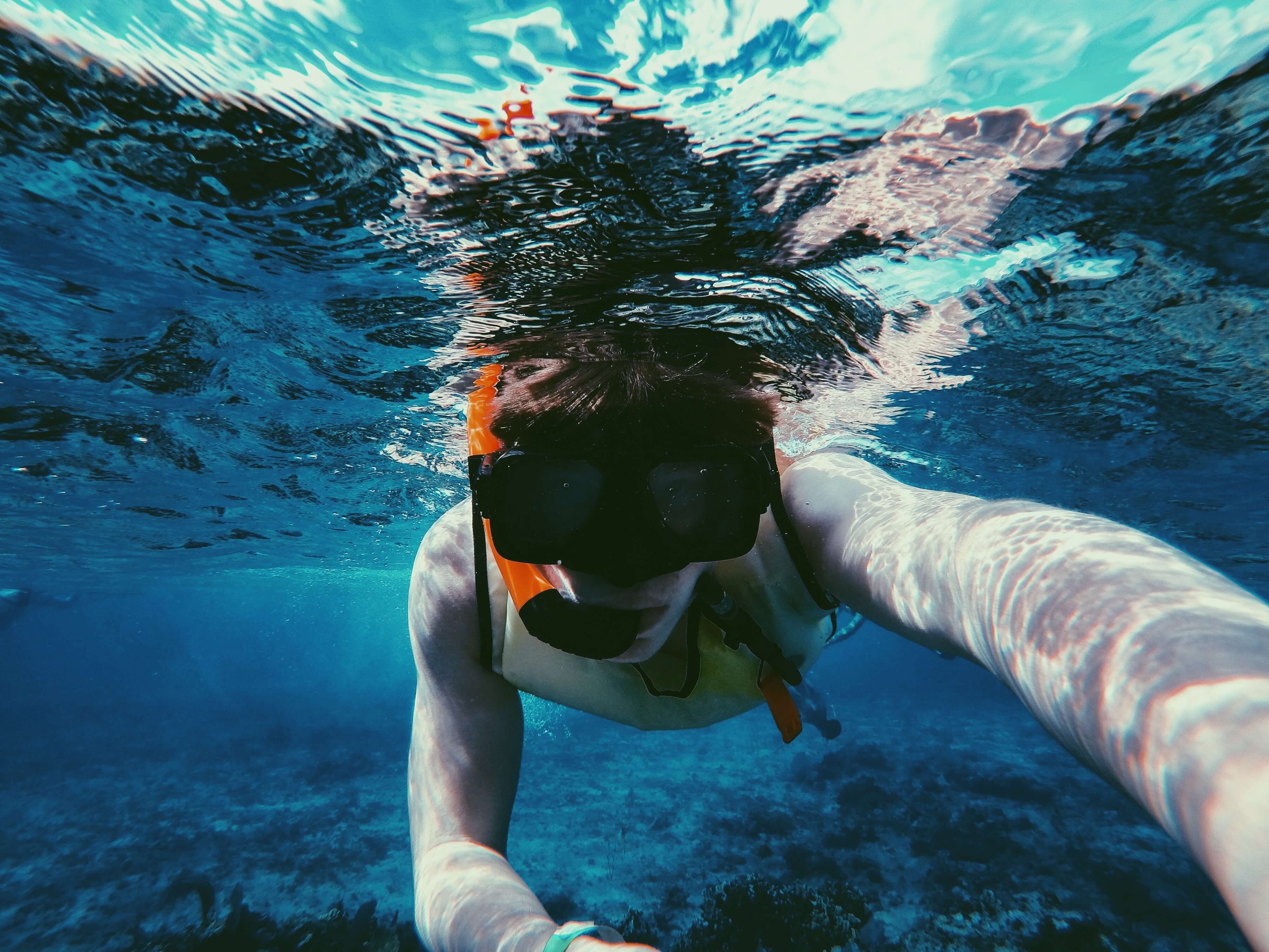 snorkeling is something you can do when leaving valencia by car