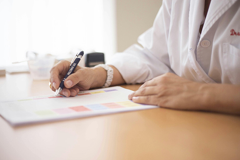 worker signing up for business health insurance