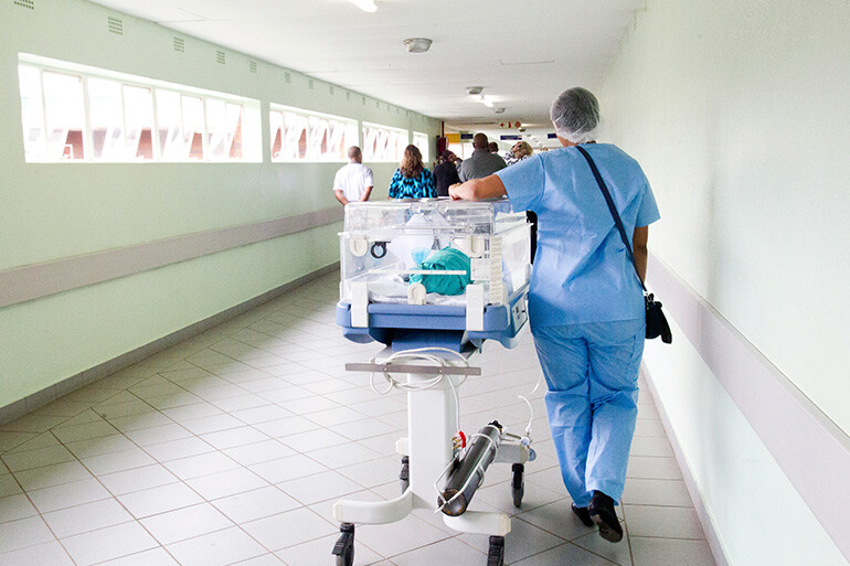 doctors from public and private healthcare in spain