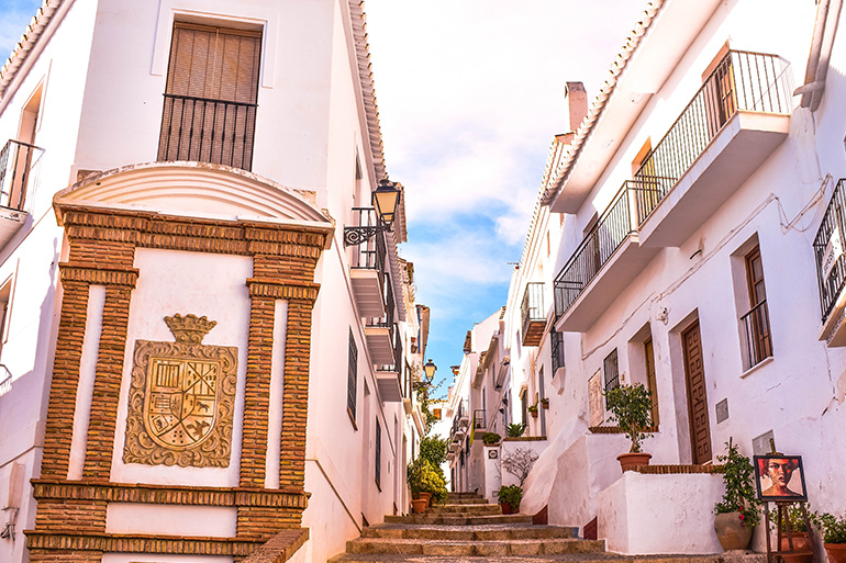 Cost of Living Spanish town Compared to Other Countries
