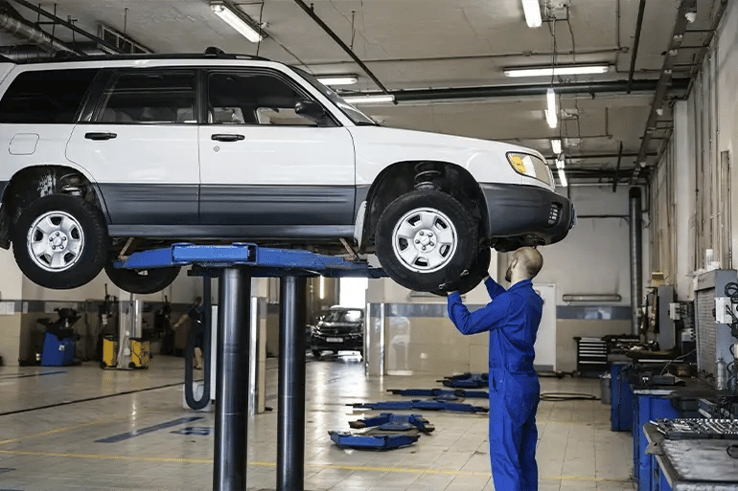 A car undergoing the Vehicle Technical Inspection in Spain