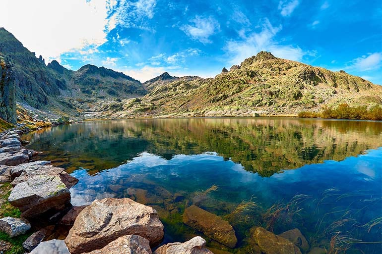 climbing in spain in the sierra de gredos mountain range