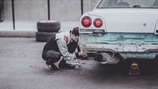 how to check the real km on a car by examining the car
