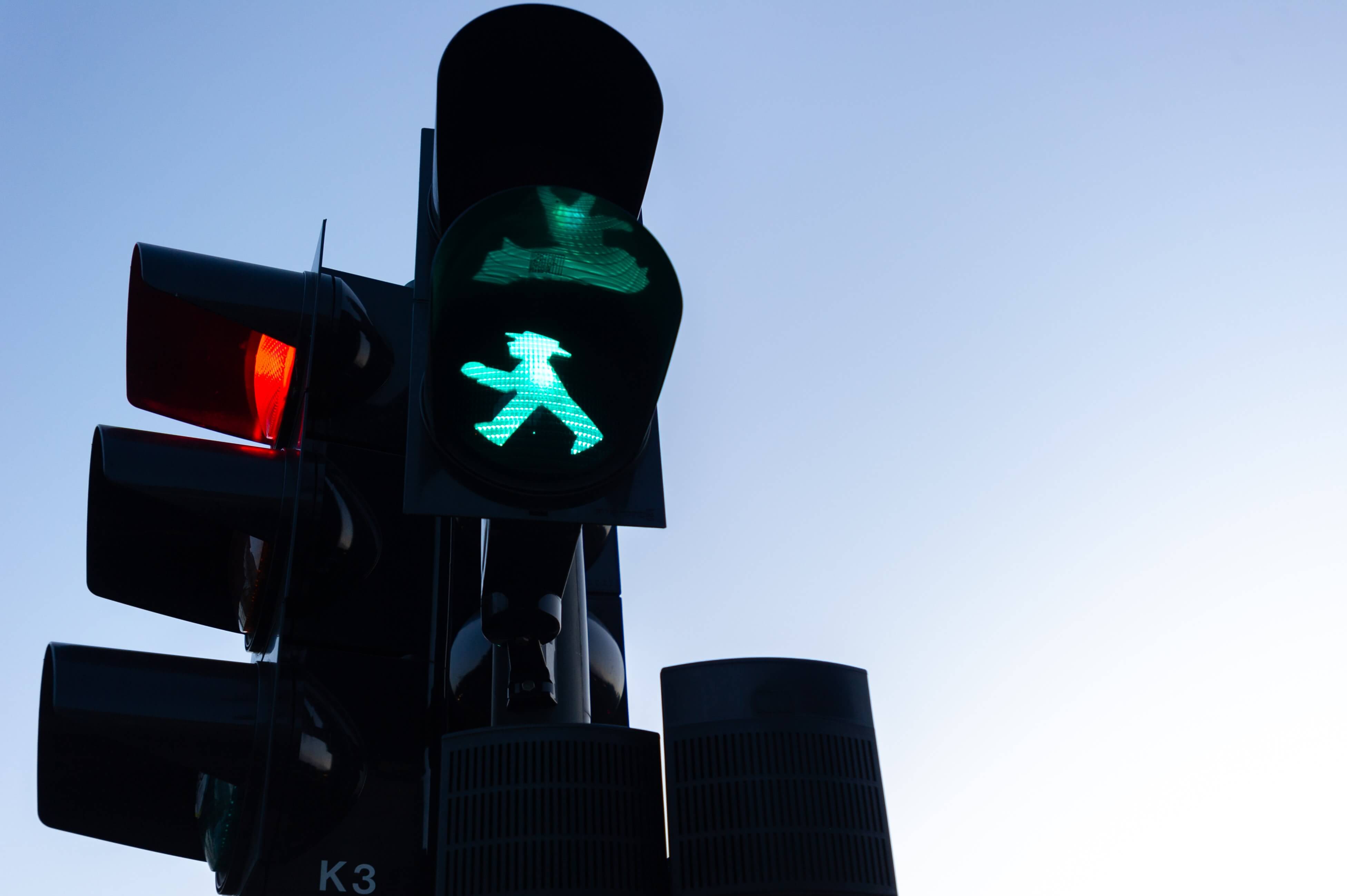 stoplight while driving in spain with a us license