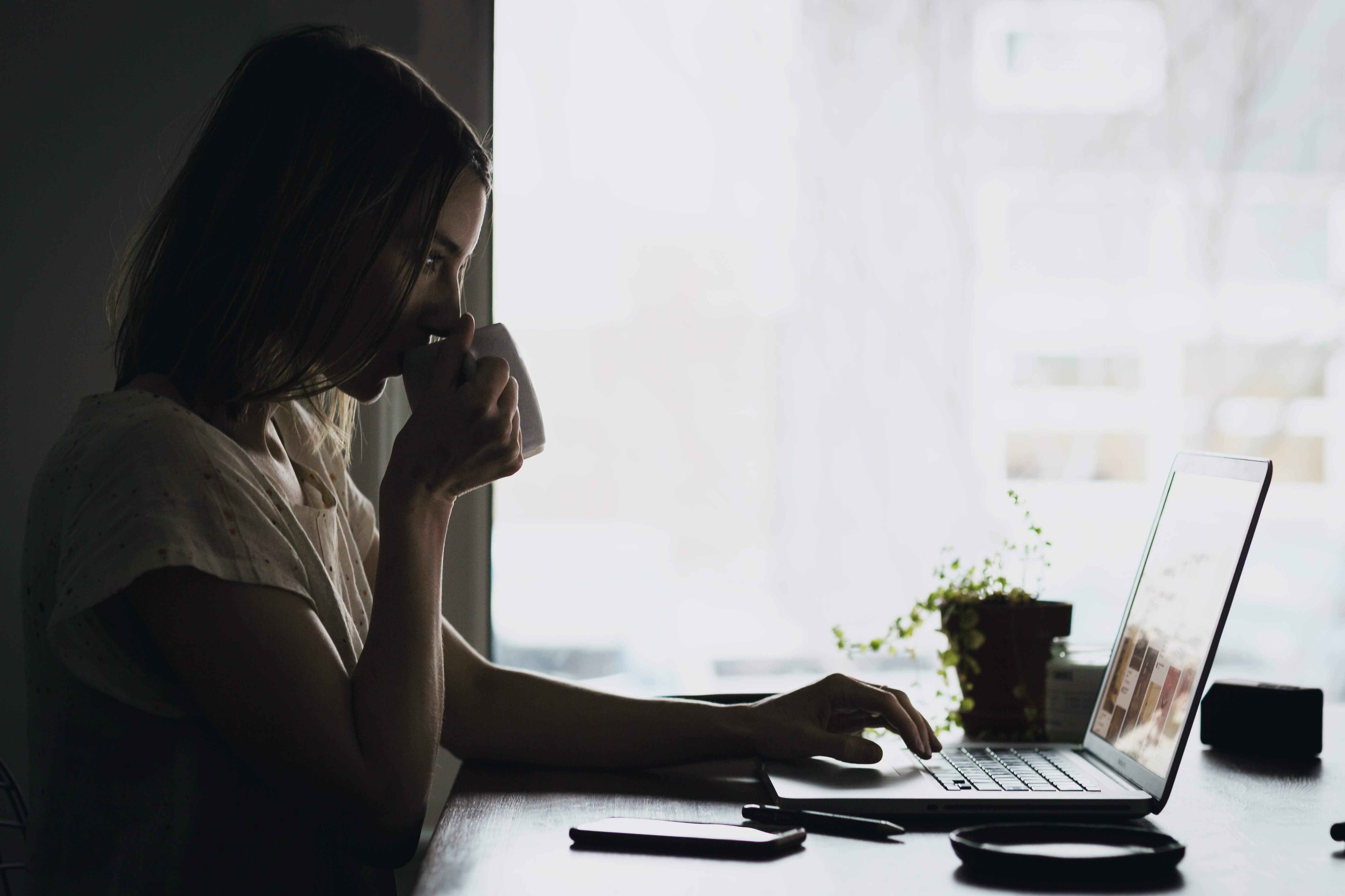 woman researching the spain entrepreneur visa