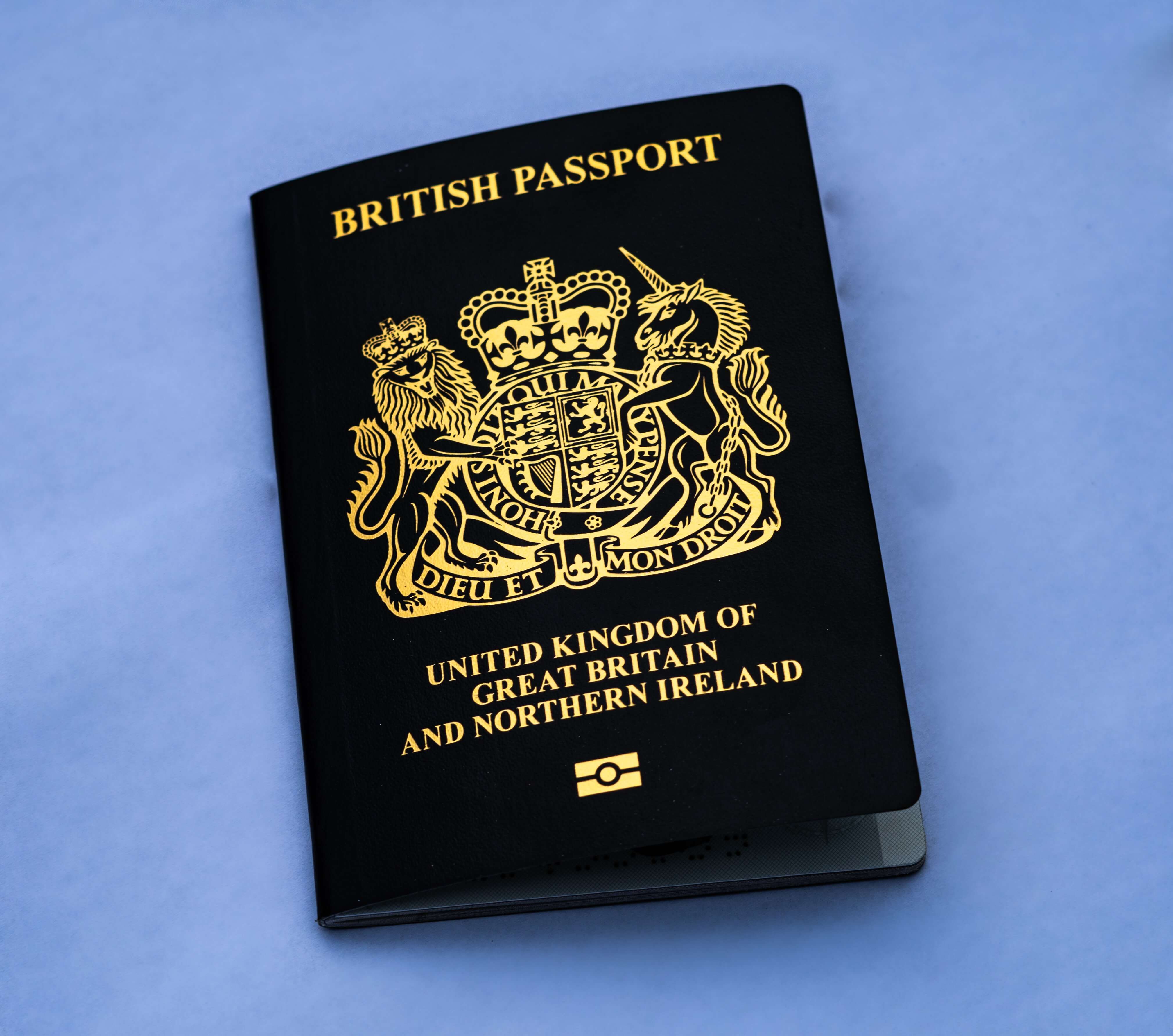 spanish and british dual citizenship passport limitations