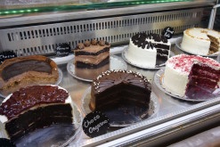 these cakes look delicious at the best restaurants in valencia