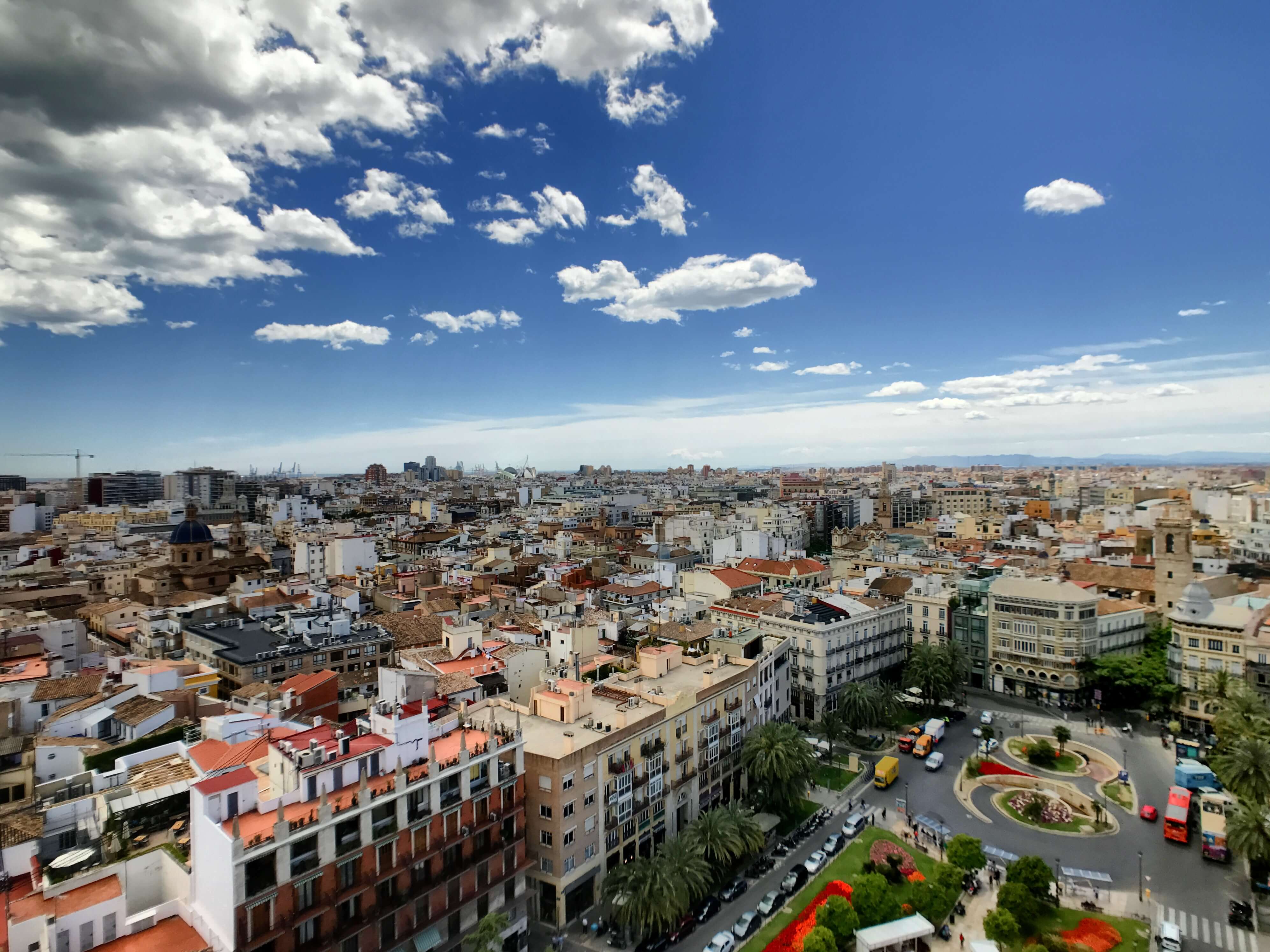 the pros and cons of living in Valencia, Spain can be difficult for northern expats