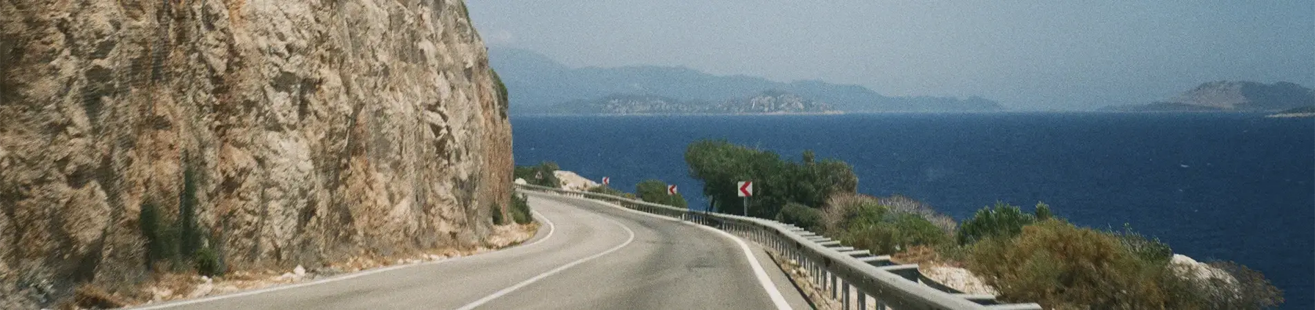 A peaceful road after drivers read the Essential Guide to Spanish Road Rules.