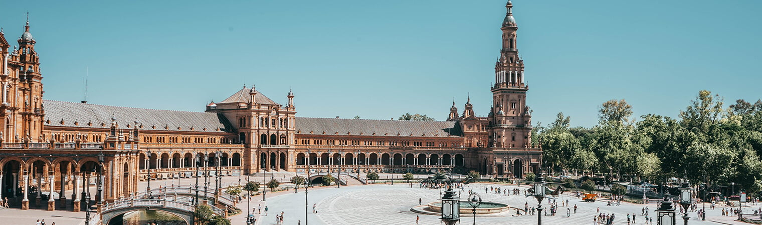 free things to do in seville like the plaza d'espana 